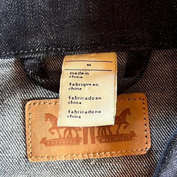 Dark Denim Levi’s jeans jacket - Picture 7 of 10